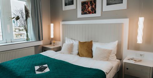 hotel room image