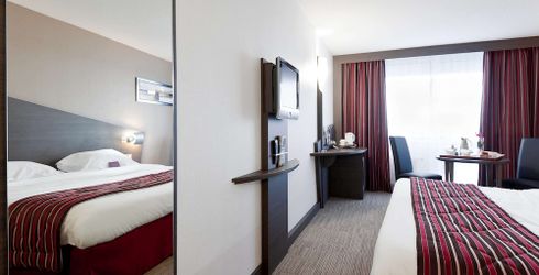 hotel room image