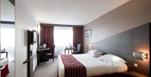 hotel room image