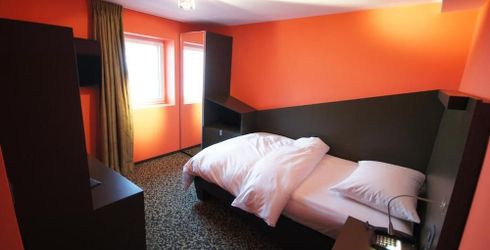 hotel room image