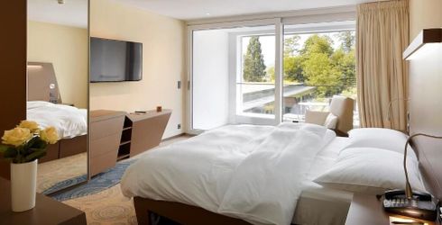 hotel room image