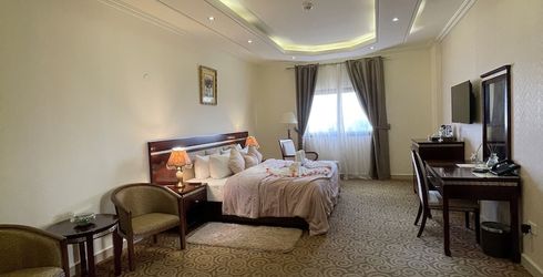 hotel room image