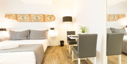 hotel room image