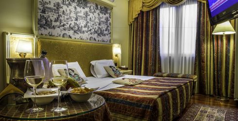 hotel room image
