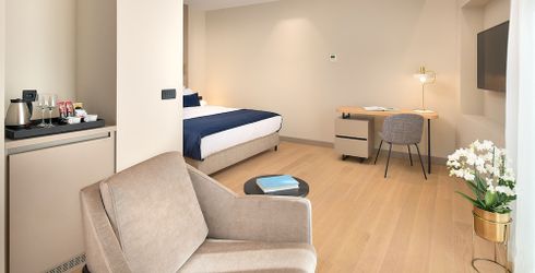 hotel room image