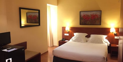 hotel room image