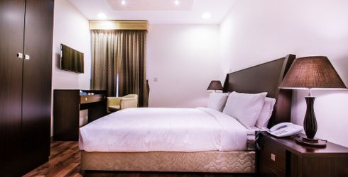 hotel room image