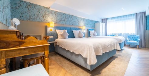hotel room image