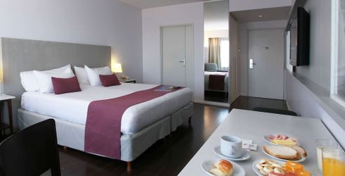 hotel room image