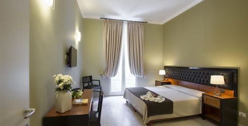 hotel room image