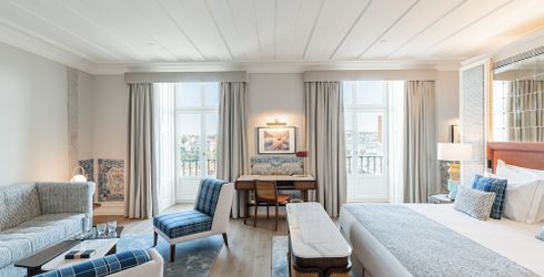 hotel room image