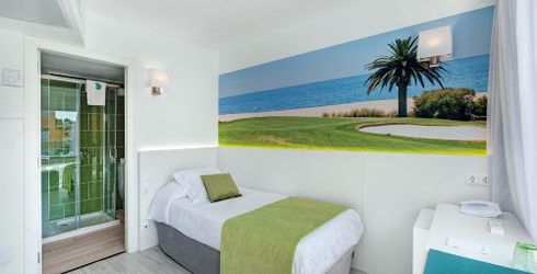 hotel room image