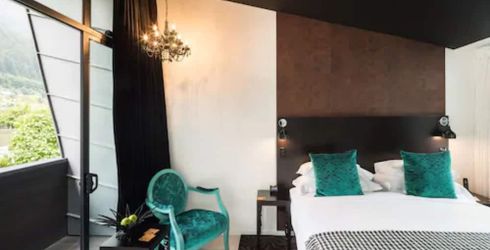 hotel room image