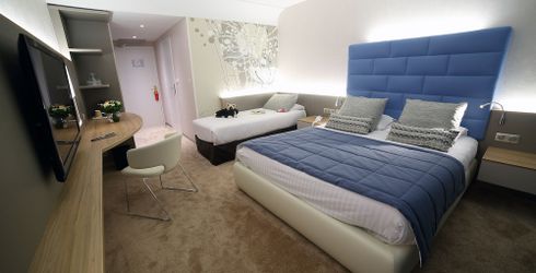 hotel room image
