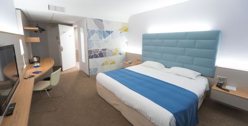 hotel room image