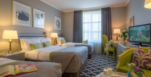 hotel room image