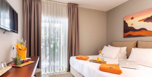 hotel room image