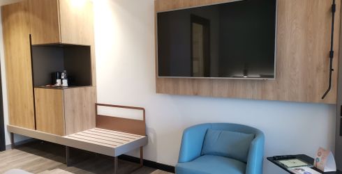 hotel room image
