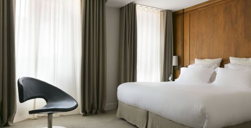 hotel room image