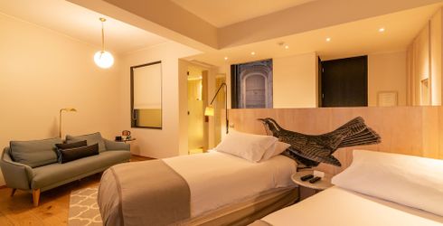 hotel room image