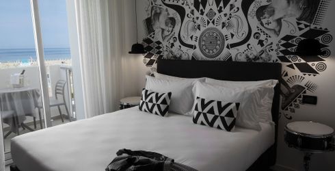 hotel room image