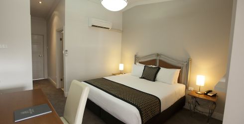 hotel room image