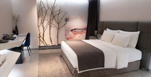 hotel room image