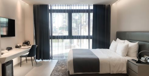 hotel room image