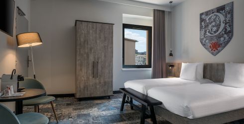 hotel room image