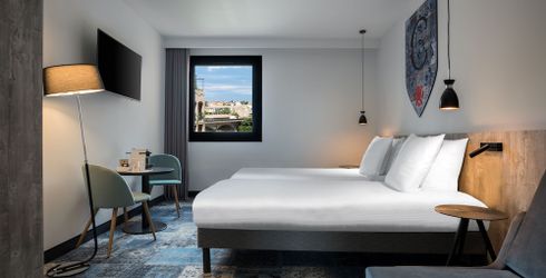hotel room image