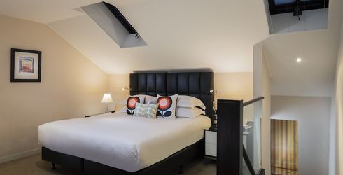 hotel room image