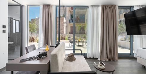 hotel room image