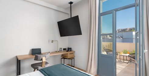 hotel room image