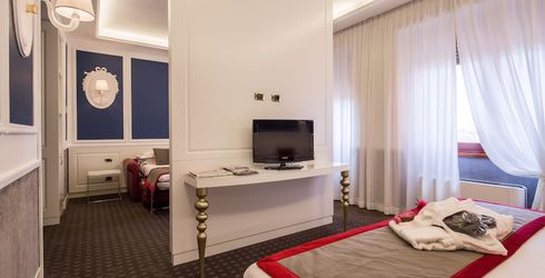 hotel room image