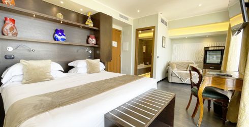 hotel room image