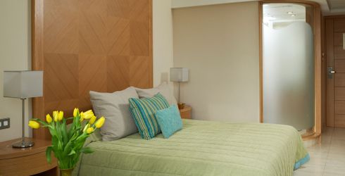 hotel room image