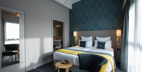hotel room image
