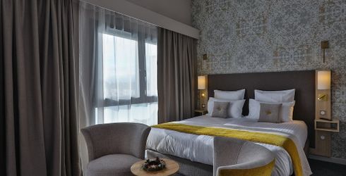 hotel room image