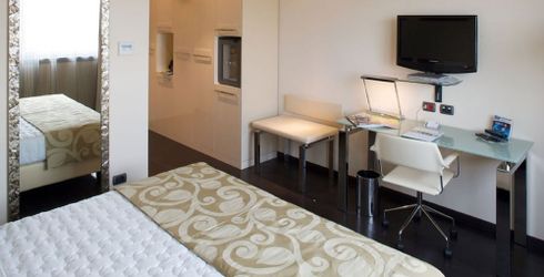 hotel room image