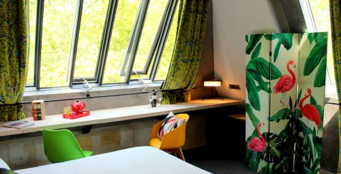 hotel room image