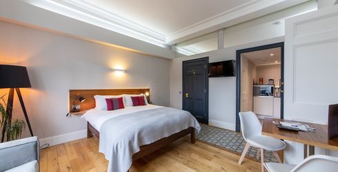 hotel room image