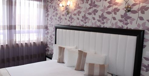 hotel room image