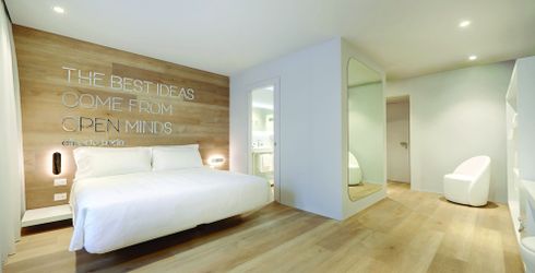 hotel room image