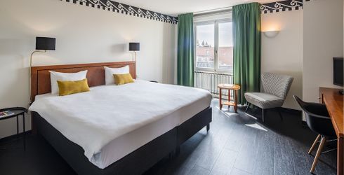 hotel room image