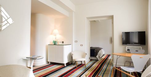 hotel room image