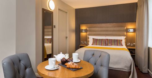 hotel room image