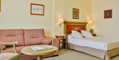 hotel room image