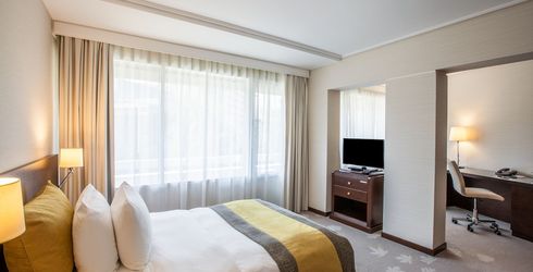 hotel room image