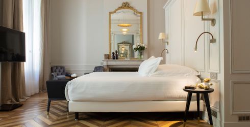 hotel room image