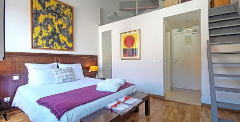 hotel room image